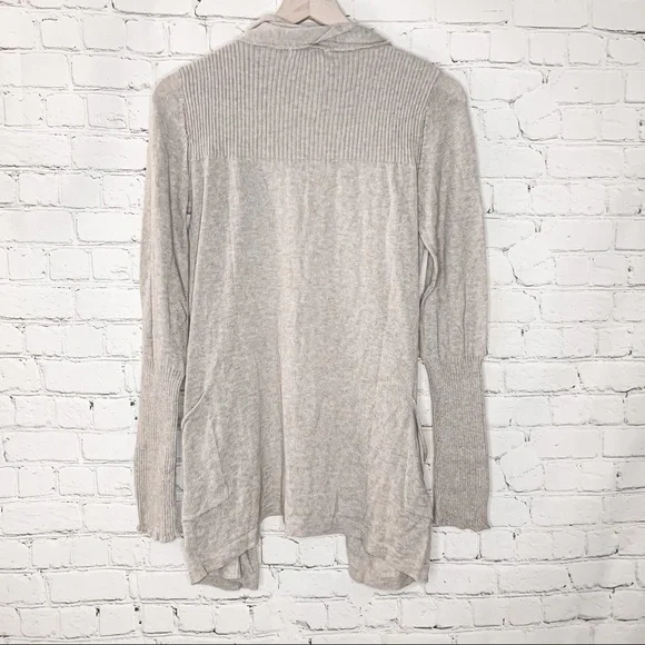 Revolve LAmade Twist Front Cardigan Dark Oatmeal Heather Size Medium NWT - Picture 4 of 8
